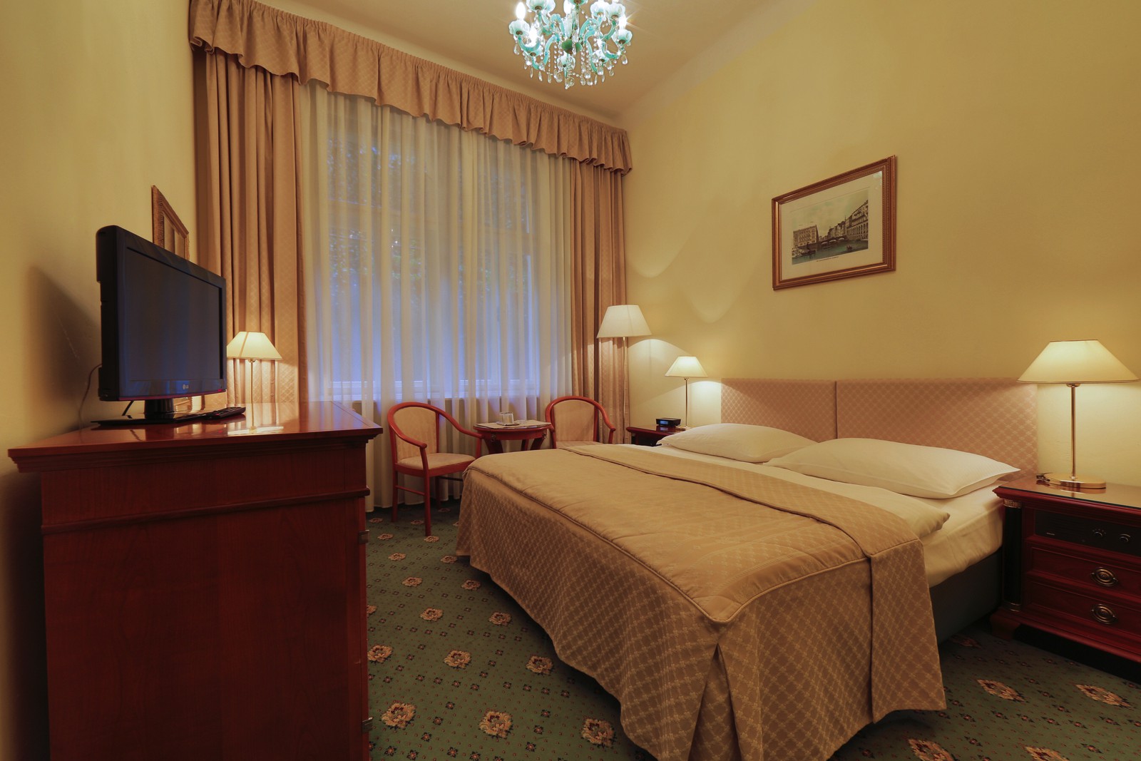 pokoj-economy-hotel-romance-pu-kin-karlovy-vary