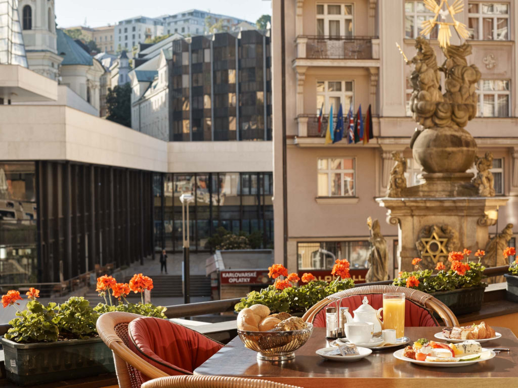 Enjoy your breakfast on the hotel's terrace with beautiful view to the city and the colonnade.